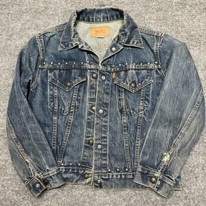 Vintage Levi's Denim Jacket Womens Medium Blue Studded Peace Patch Hippie 70s